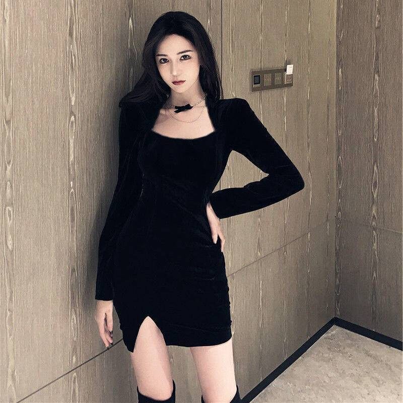 Đầm nhung cổ viêng hở lưng