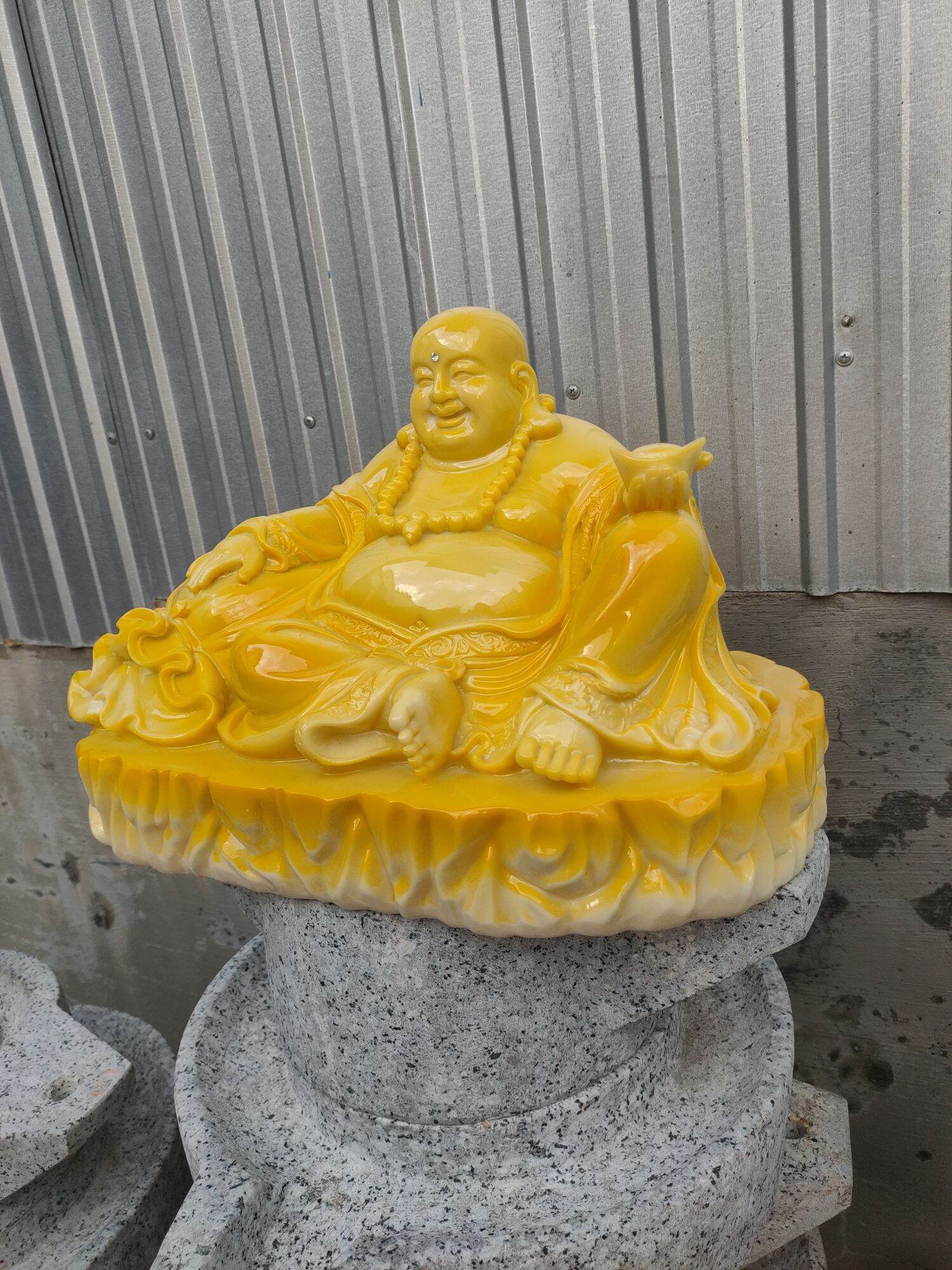 Tượng Phật Di Lặc cao 27cm ngang 40cm