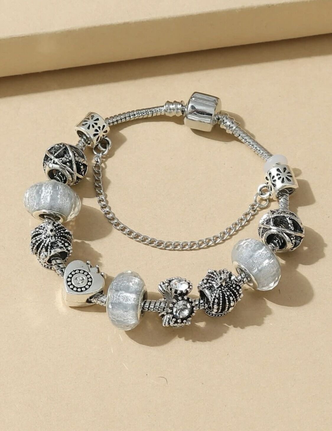 Vòng charm vương miện