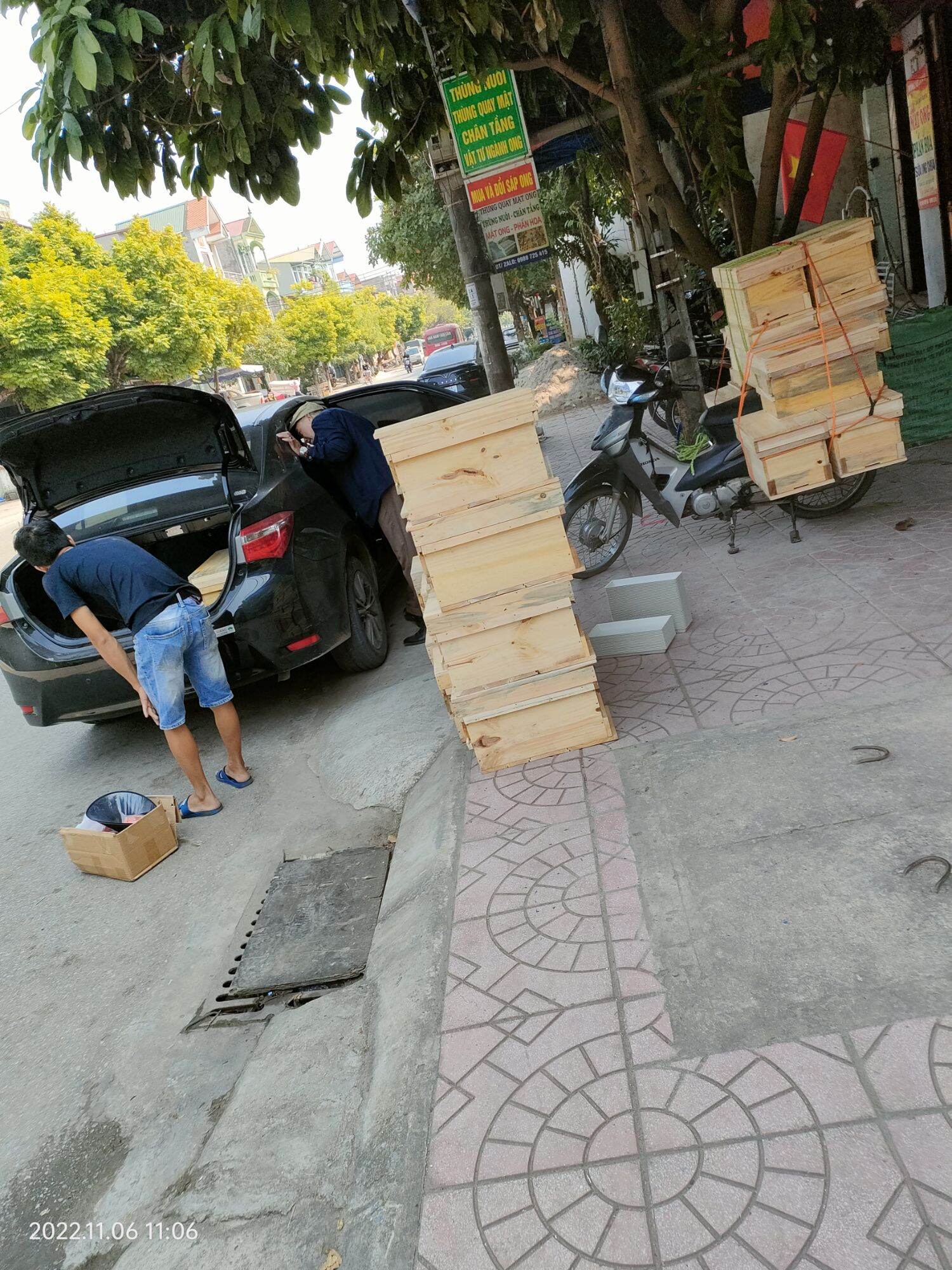 Thùng gỗ thông nuôi ong nội