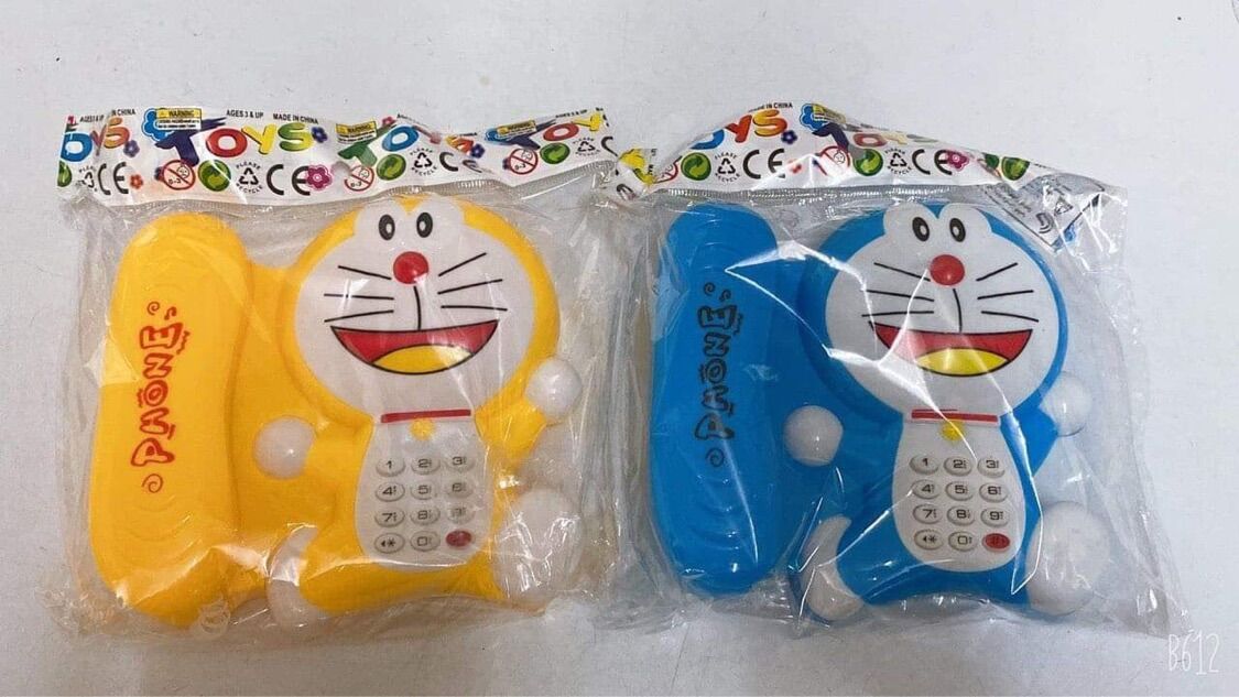 [HCM]Đồ chơi Điện thoại Kitty Đoremon có nhạc có đèn cho bé