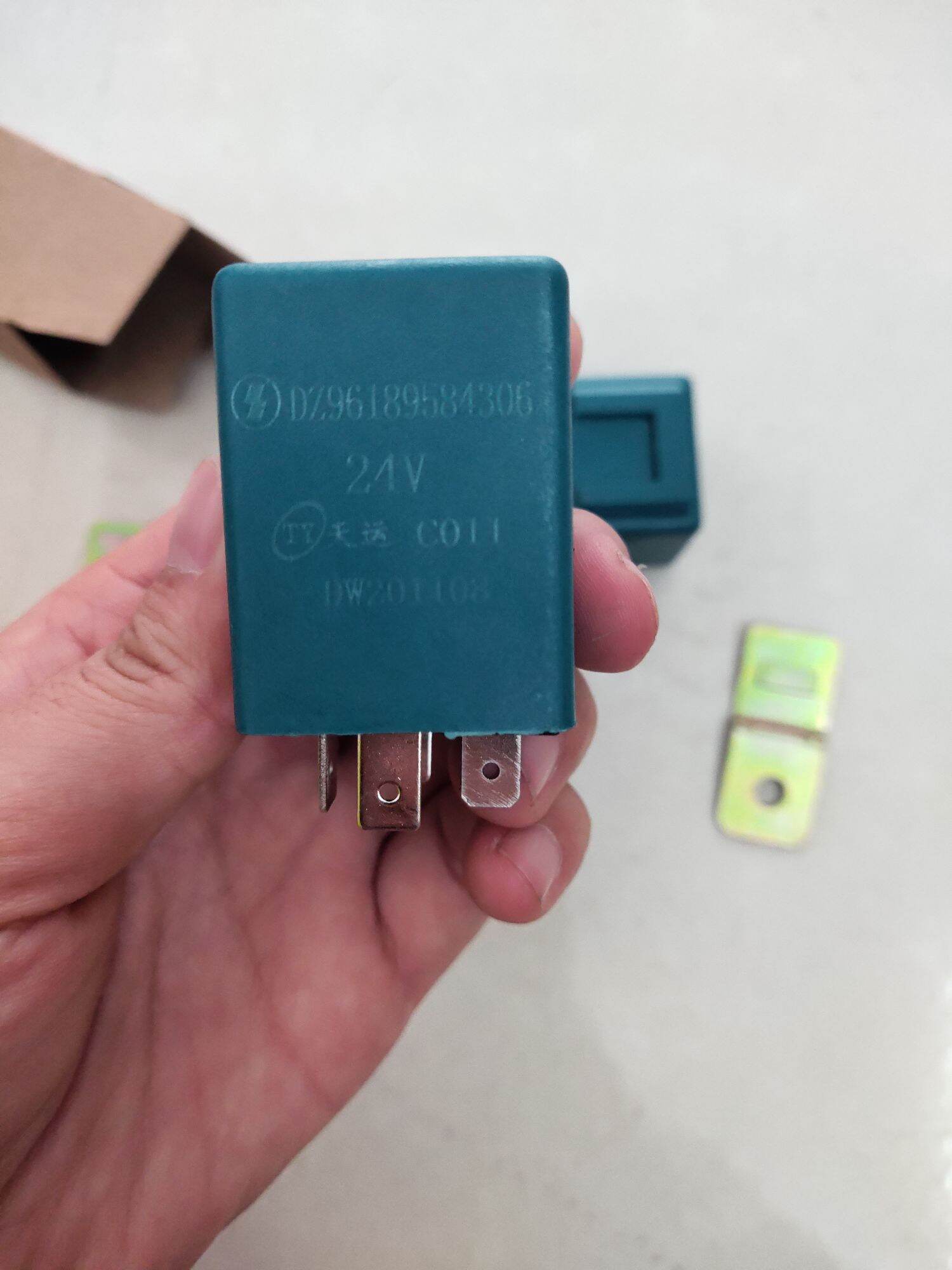 Rơ le tắt máy Shacman M3000
