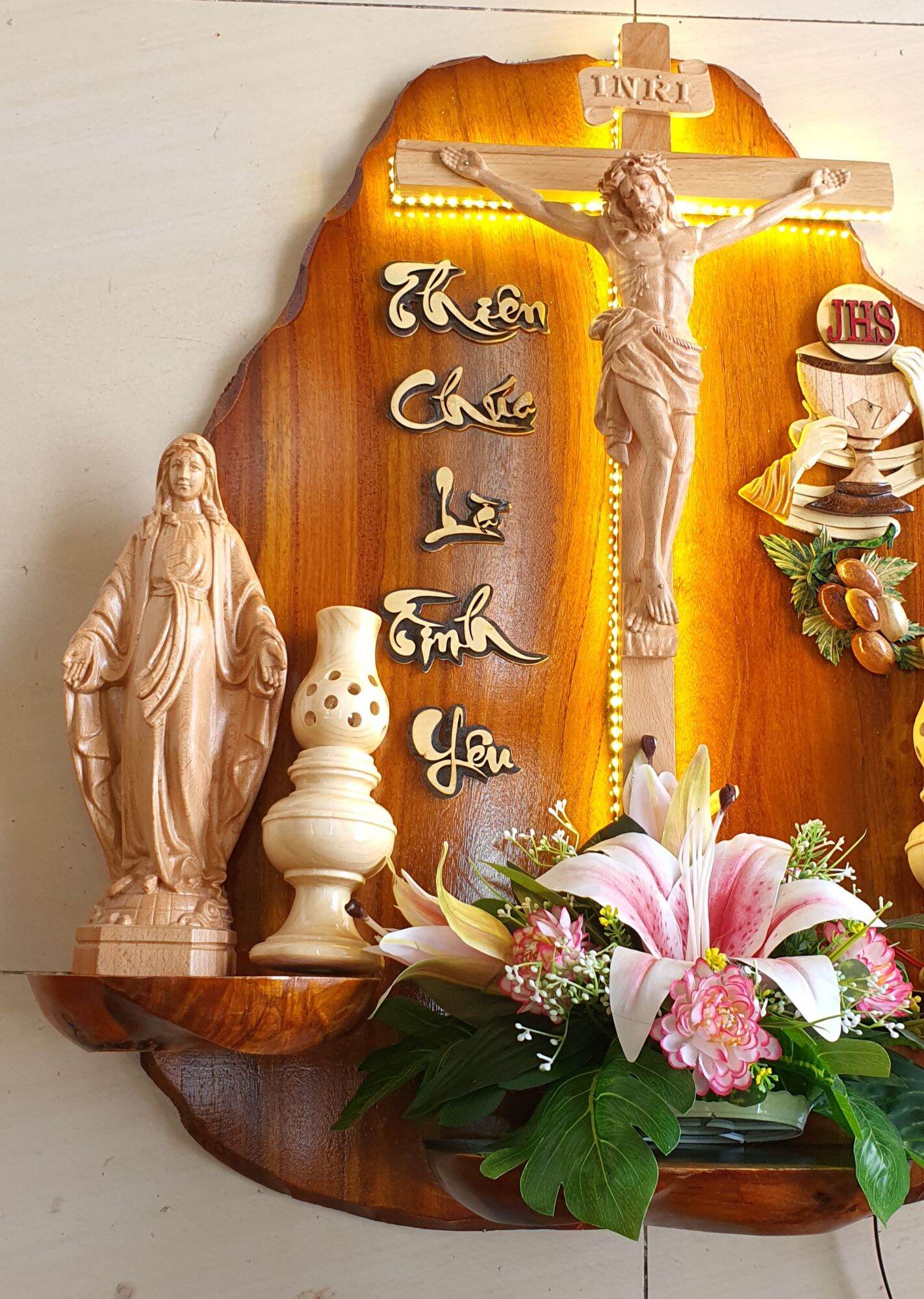 bàn thờ Thiên Chúa, bàn thờ công giáo, bàn thờ Chúa