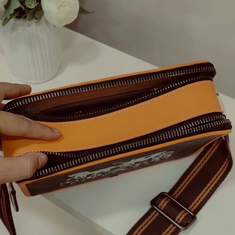 NEW C🅾️ac.h Charter Crossbody 24 da thật xịn xò