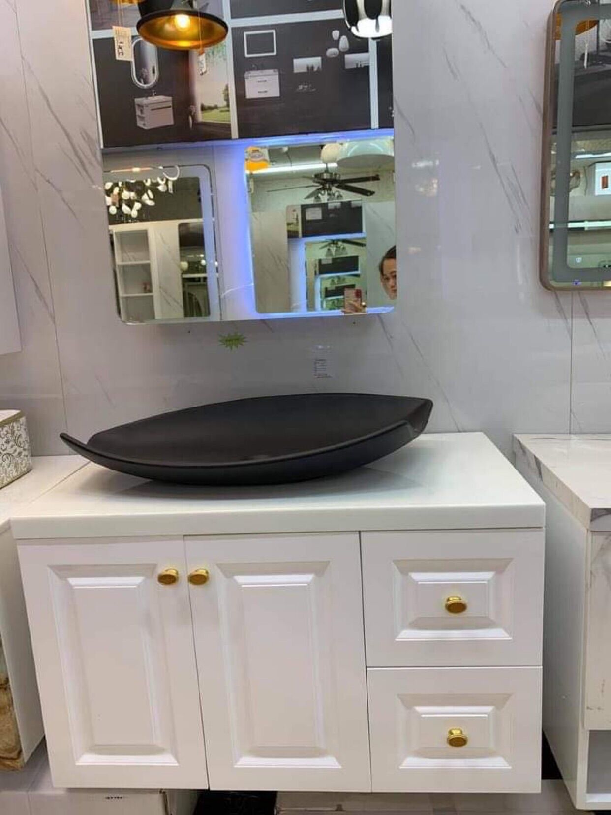 Lavabo để bàn nghệ thuật ( màu đen, kt 60x35)