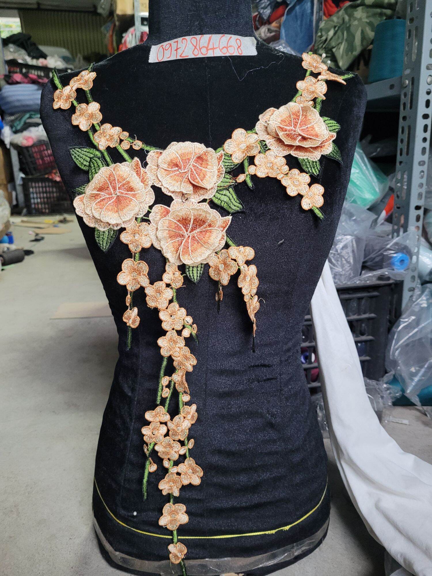 Cổ thêu cao cấp mã CO50 cánh hoa nổi