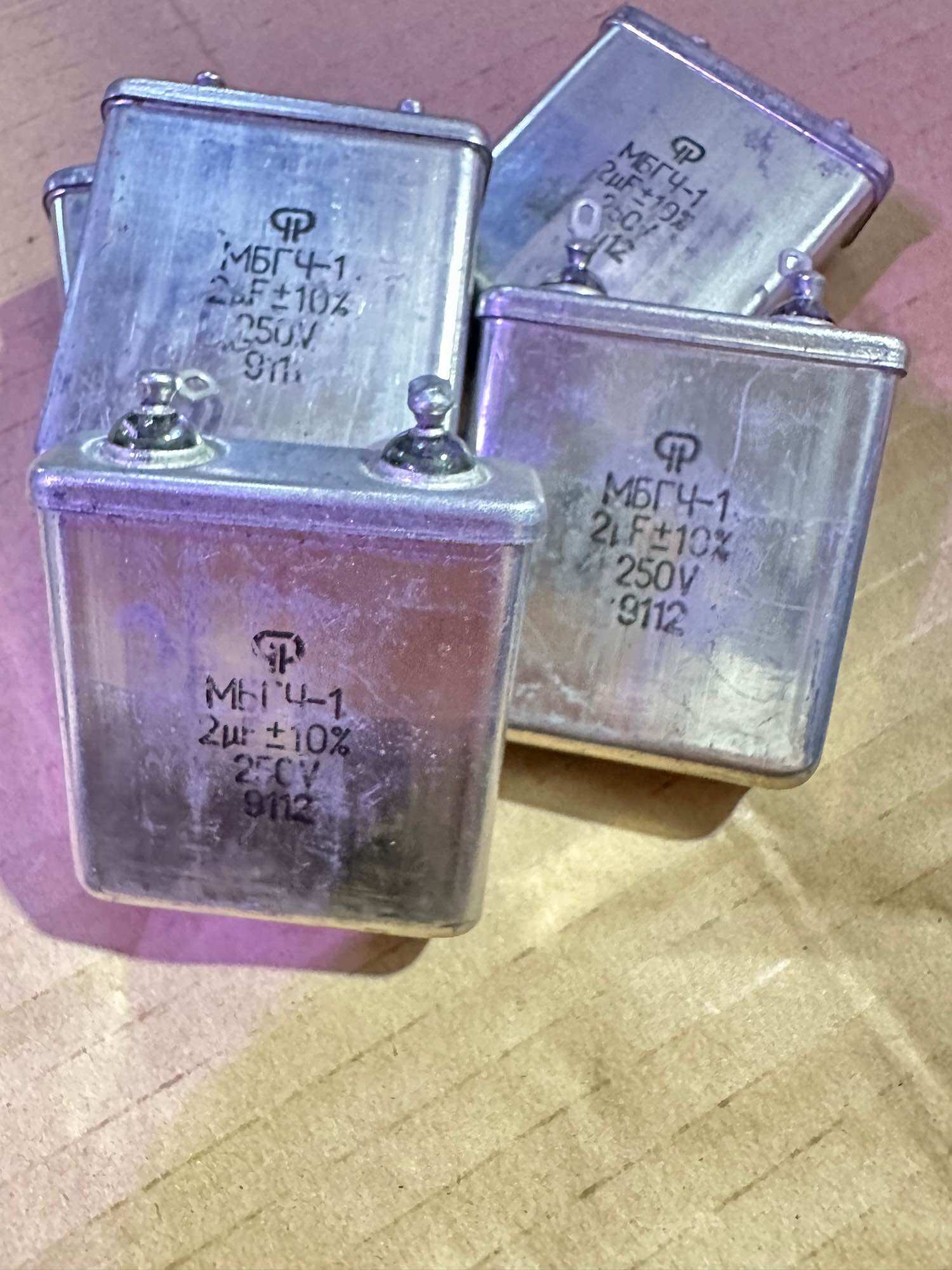 Tụ dầu nhôm nga 2uf 250v