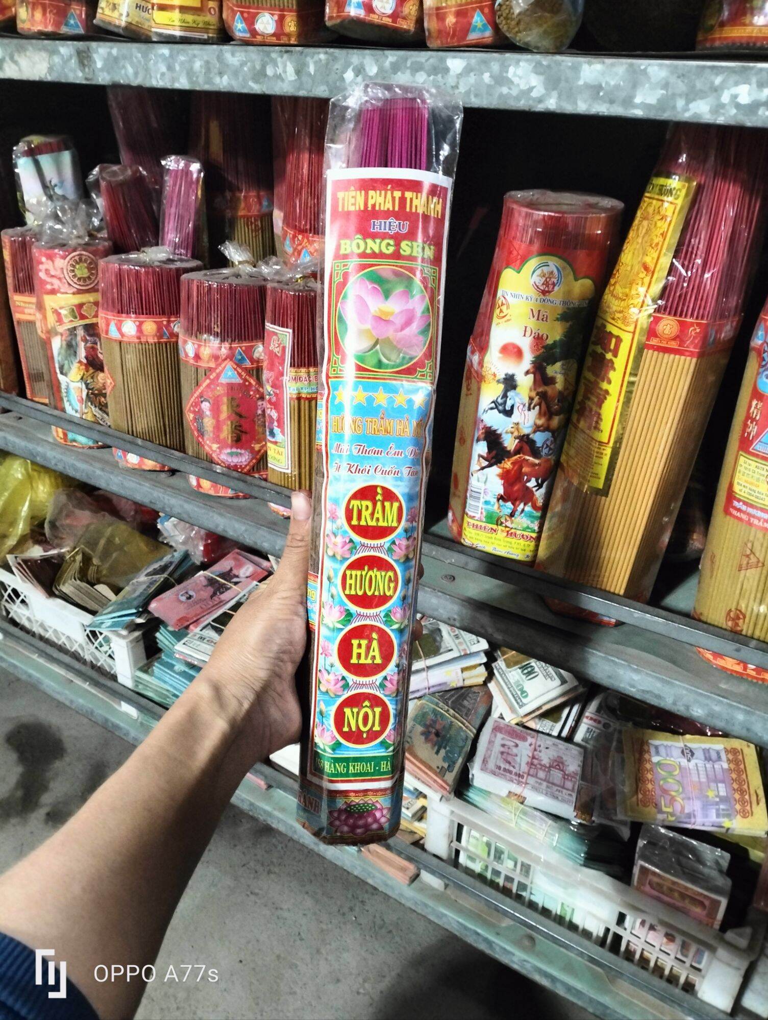 Nhang Bắc cuốn tàn Hoa Sen/Hương trầm Hà Nội
