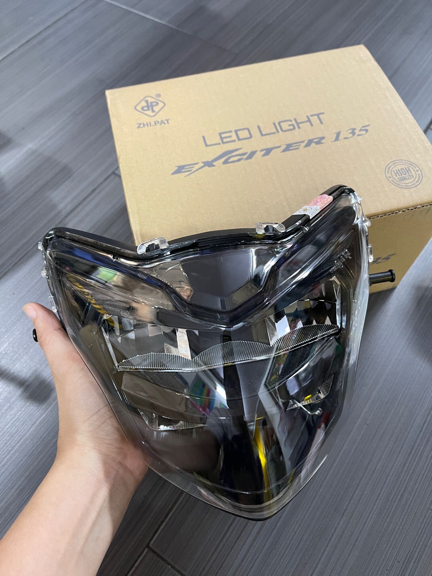 Pha đèn led zhipat ex 135