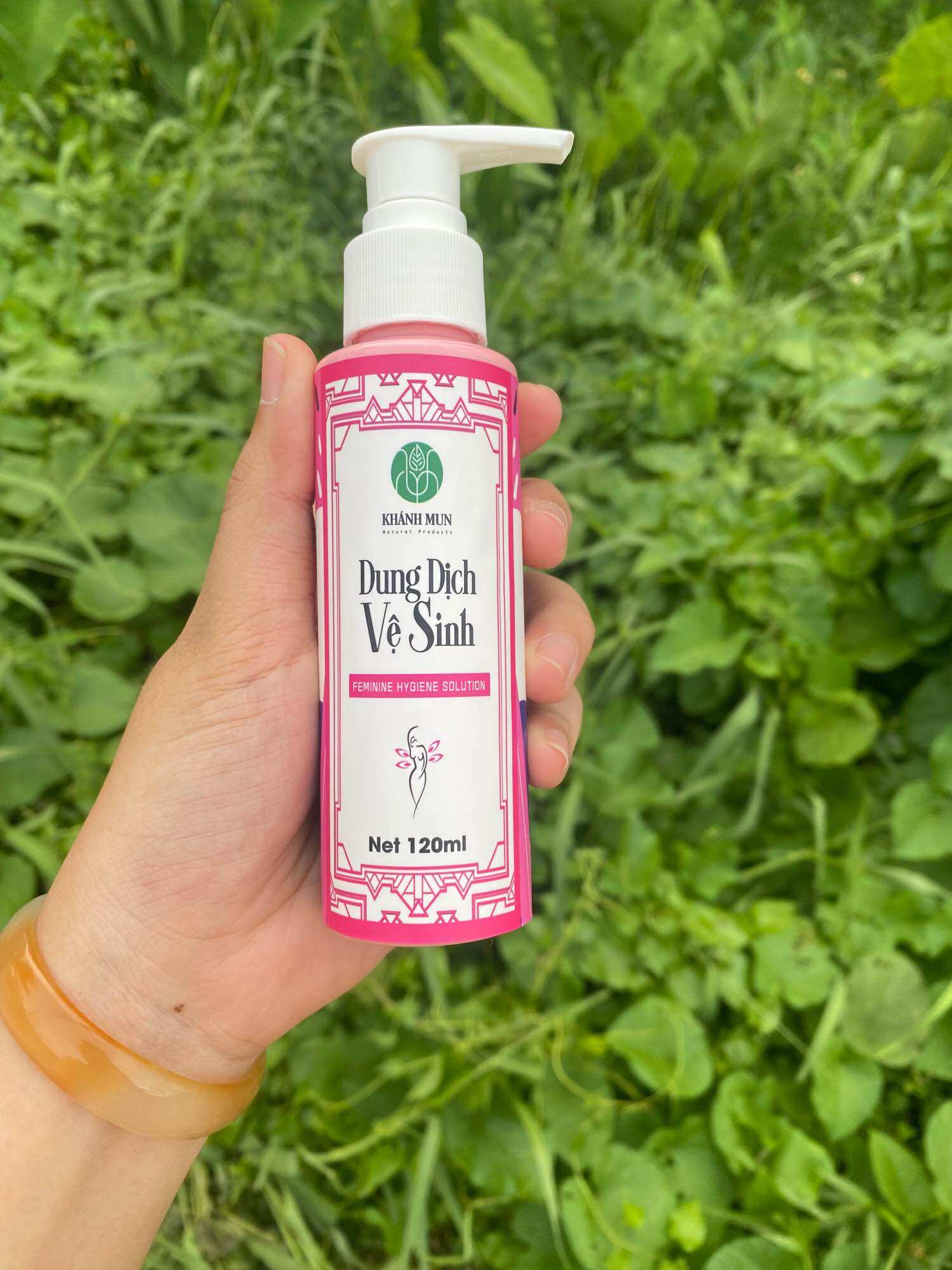 Dung Dịch Vệ Sinh Lá Trầu Không