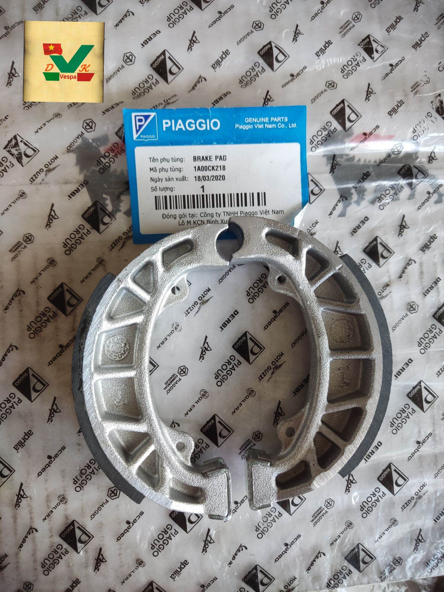 Má phanh sau vespa