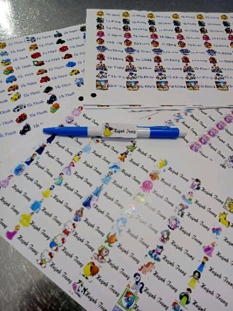 220 sticker tên bé (in theo yêu cầu) dán đồ dùng học tập