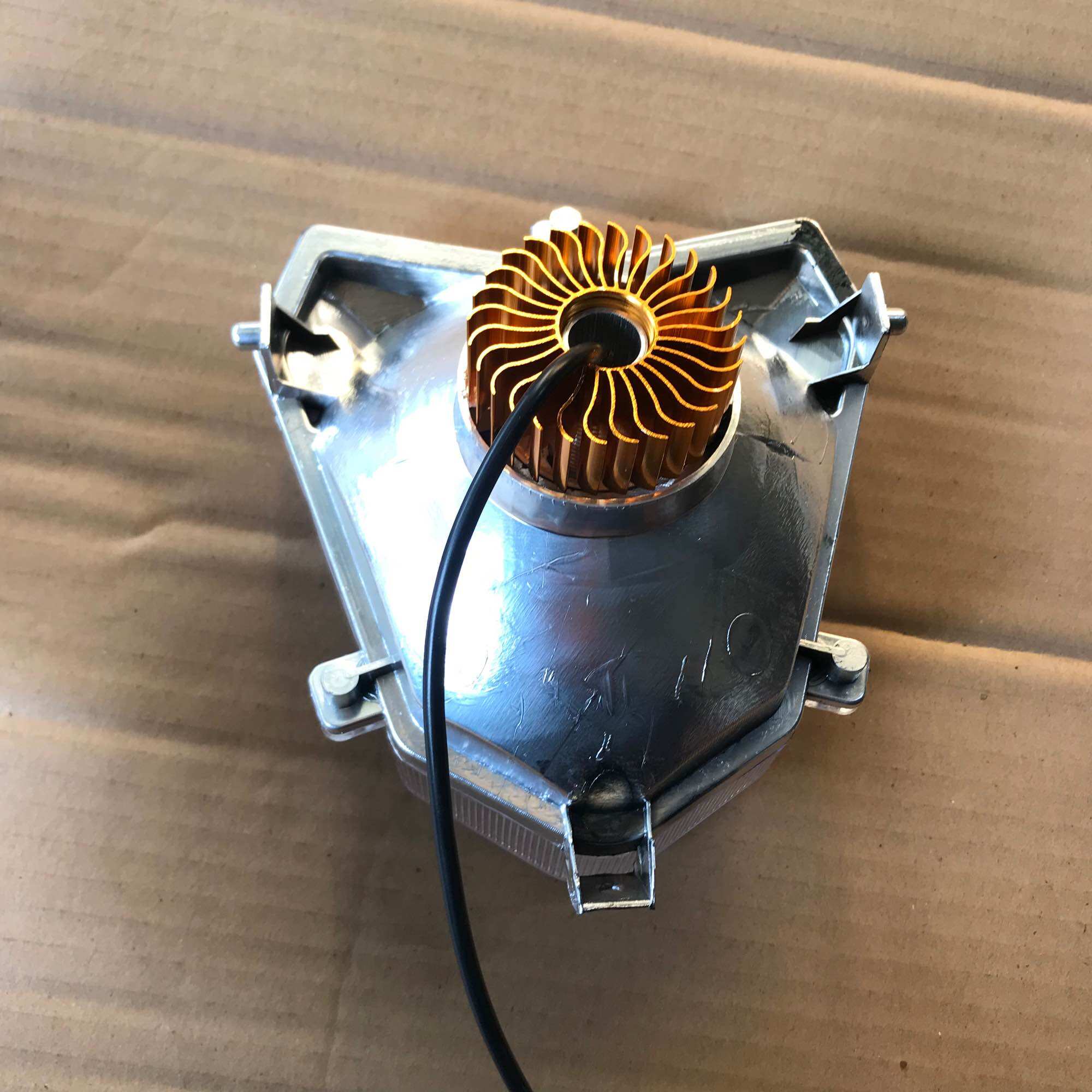 Choá đèn xe điện xmen led bi cầu đời mới( bi cầu tím)