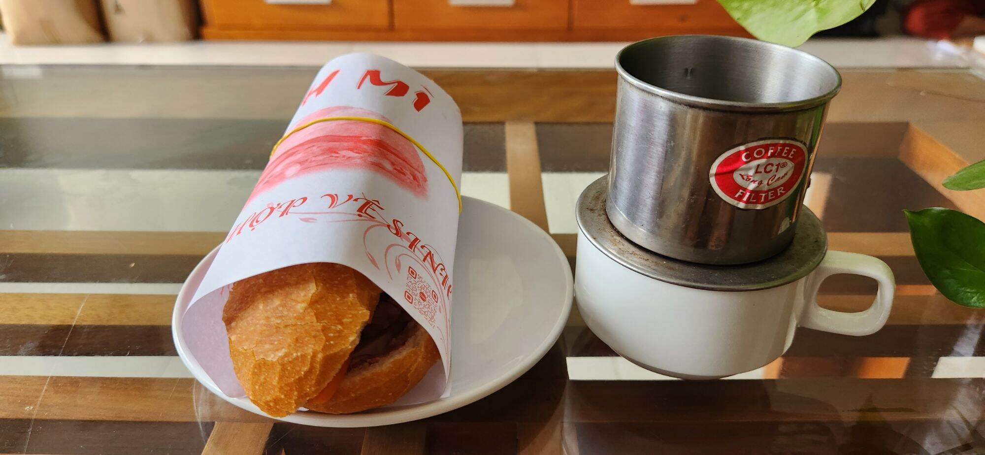 Combo 900 tờ giấy gói bánh mì A5 (5 xấp x 180 tờ)