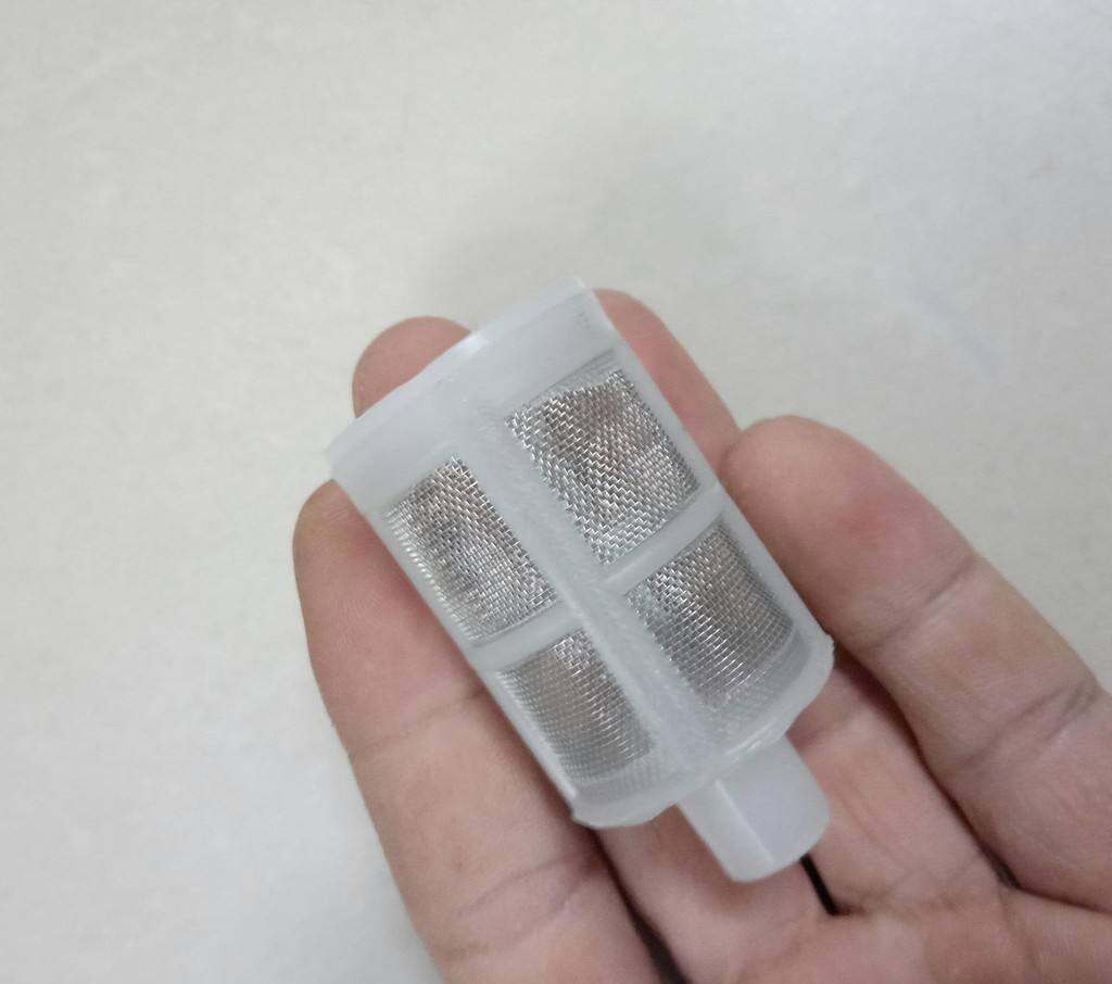 lọc đáy mini lắp cho bình phun thuốc trừ sâu .