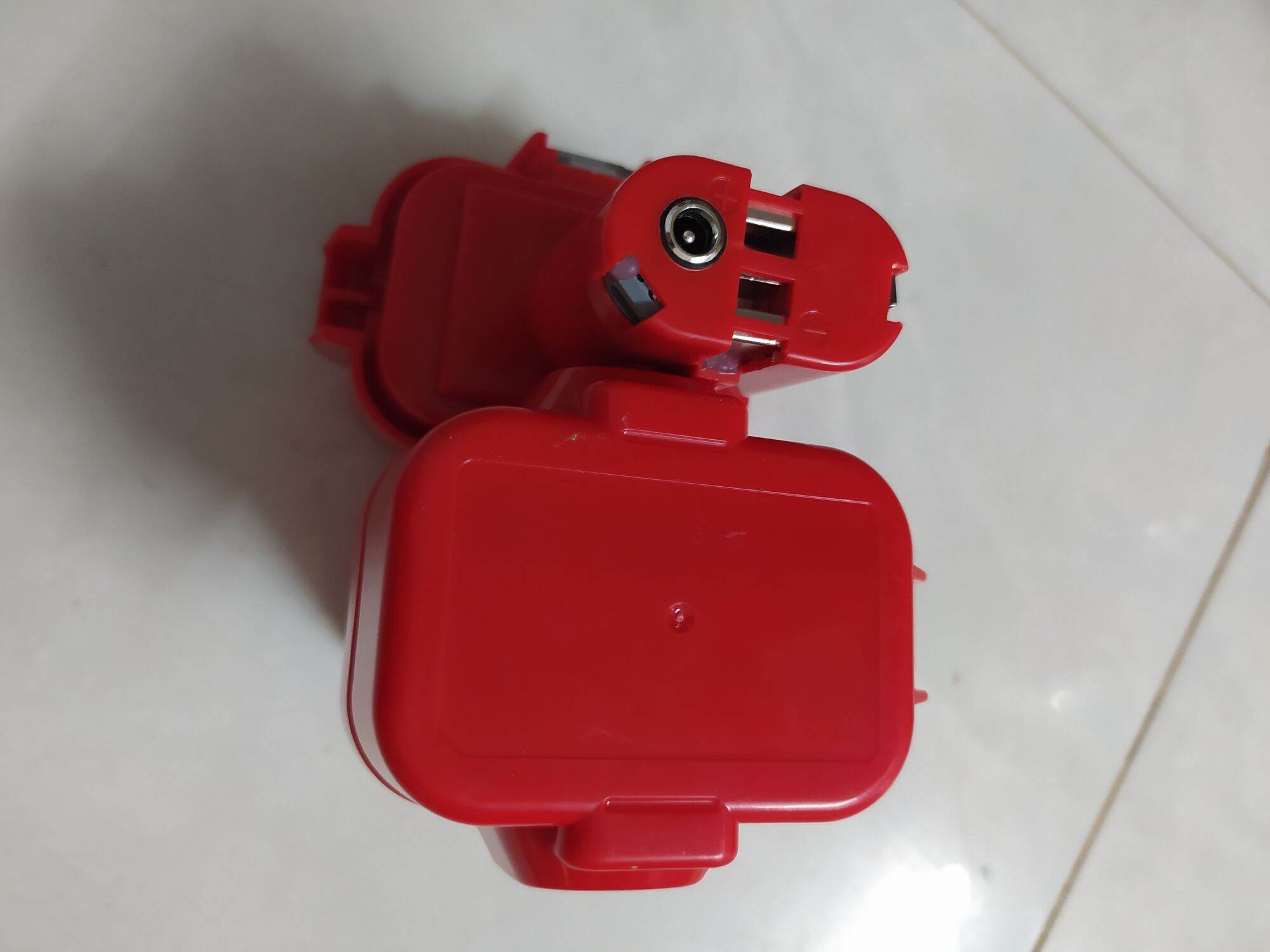 Pin Makita 9.6v dung lượng 2000mah xả 20A