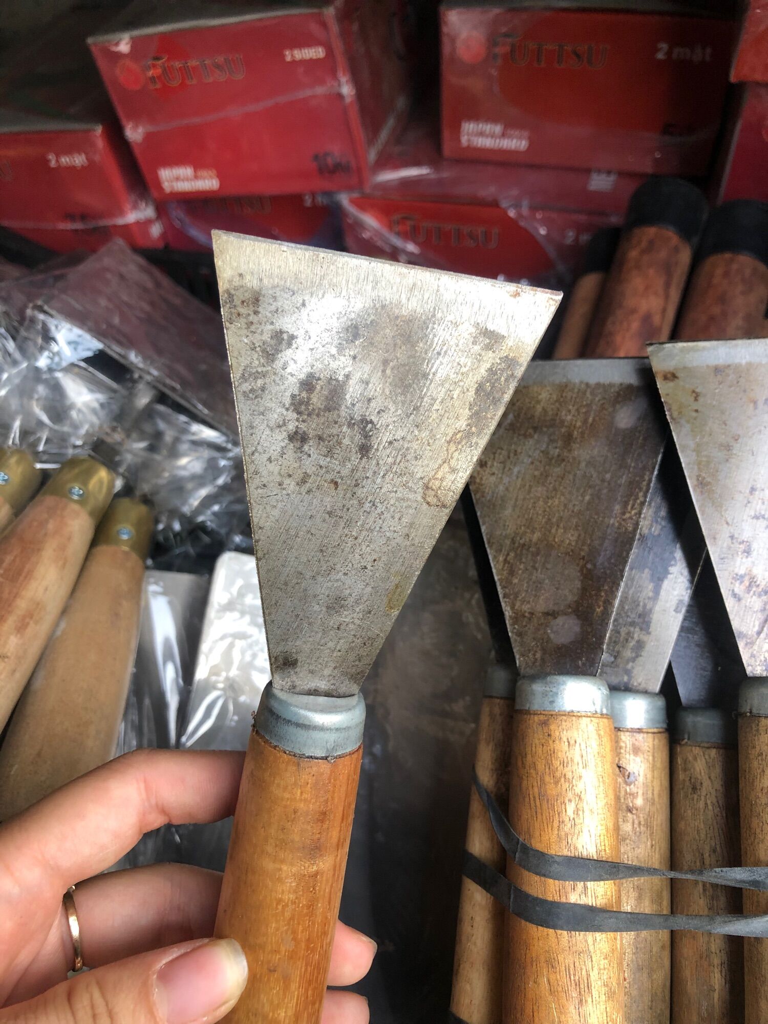 Xủi tường thép cán gỗ-Xủi đa năng