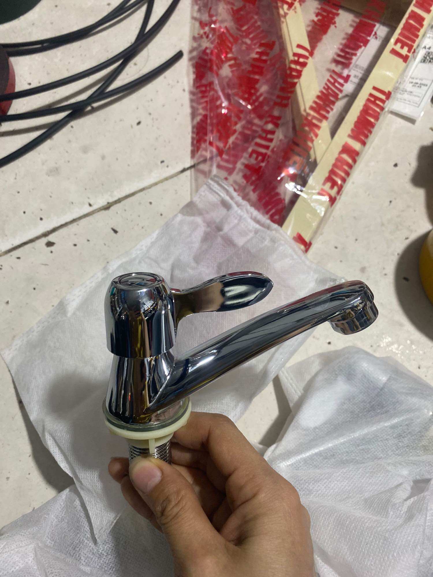vòi lavabo lạnh