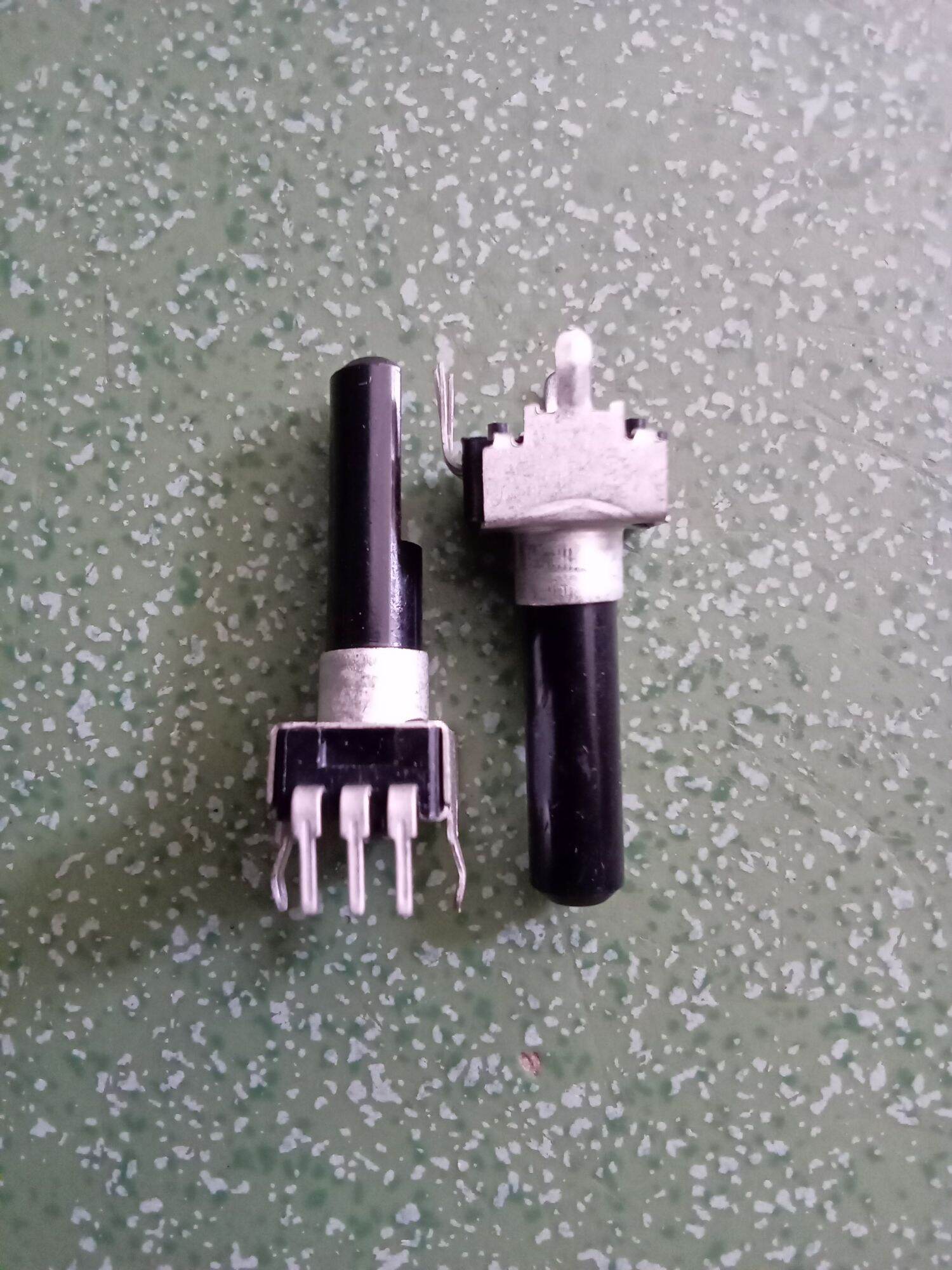1 VOLUME MIXER 3 CHÂN 10 KÝ