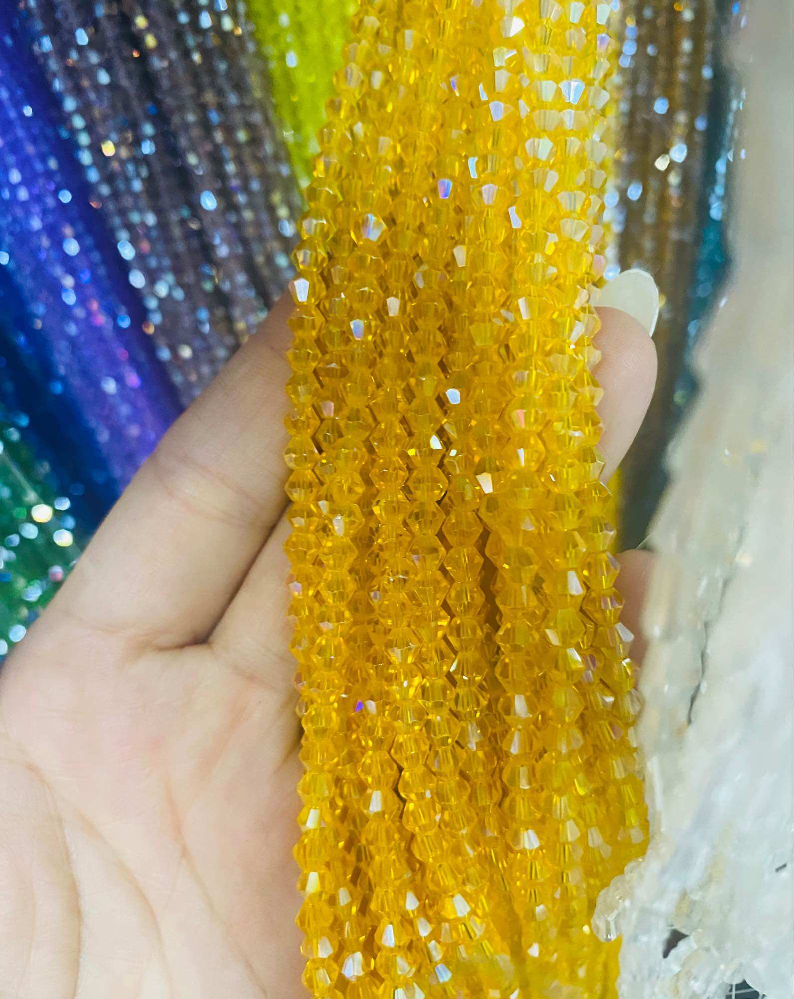 Dây hạt đá pha lê hình chóp nón lấp lánh 4li làm vòng handmade