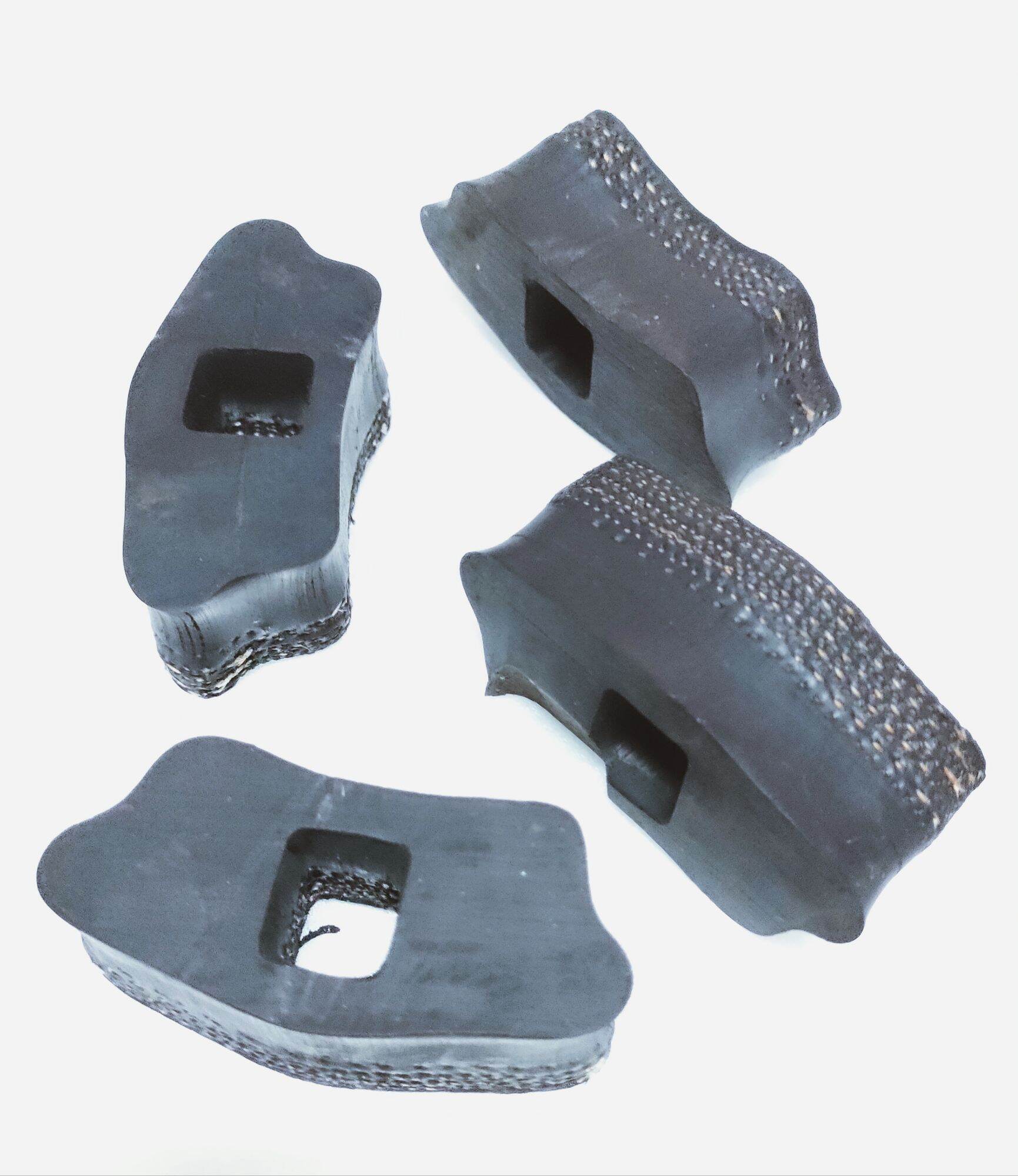 CAO SU ĐÙM BỐ XE 67 , CHALY, BỘ.4 CÁI