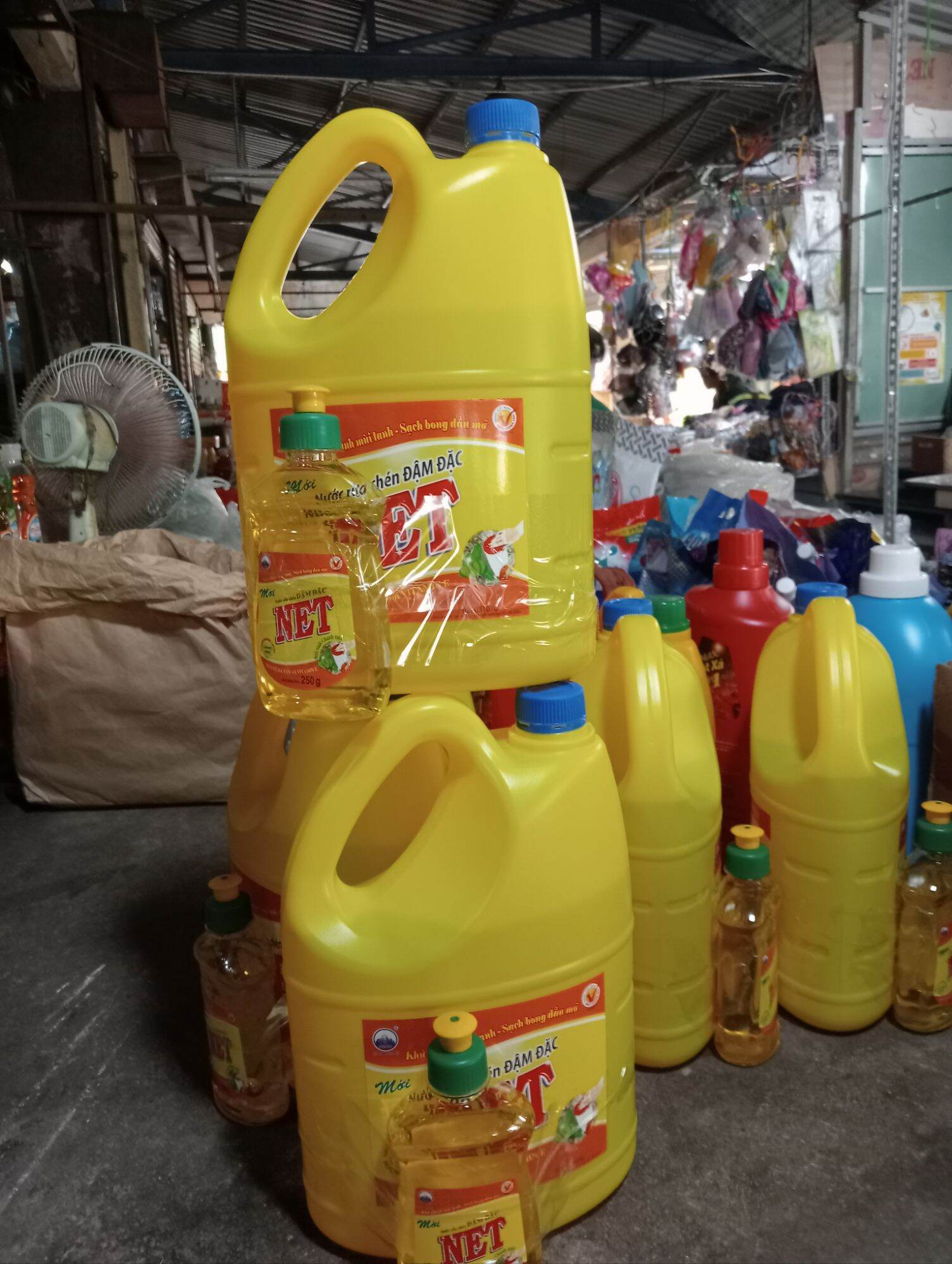 NƯỚC RỬA CHÉN ĐẬM ĐẶC NET TẶNG CHAI 250g