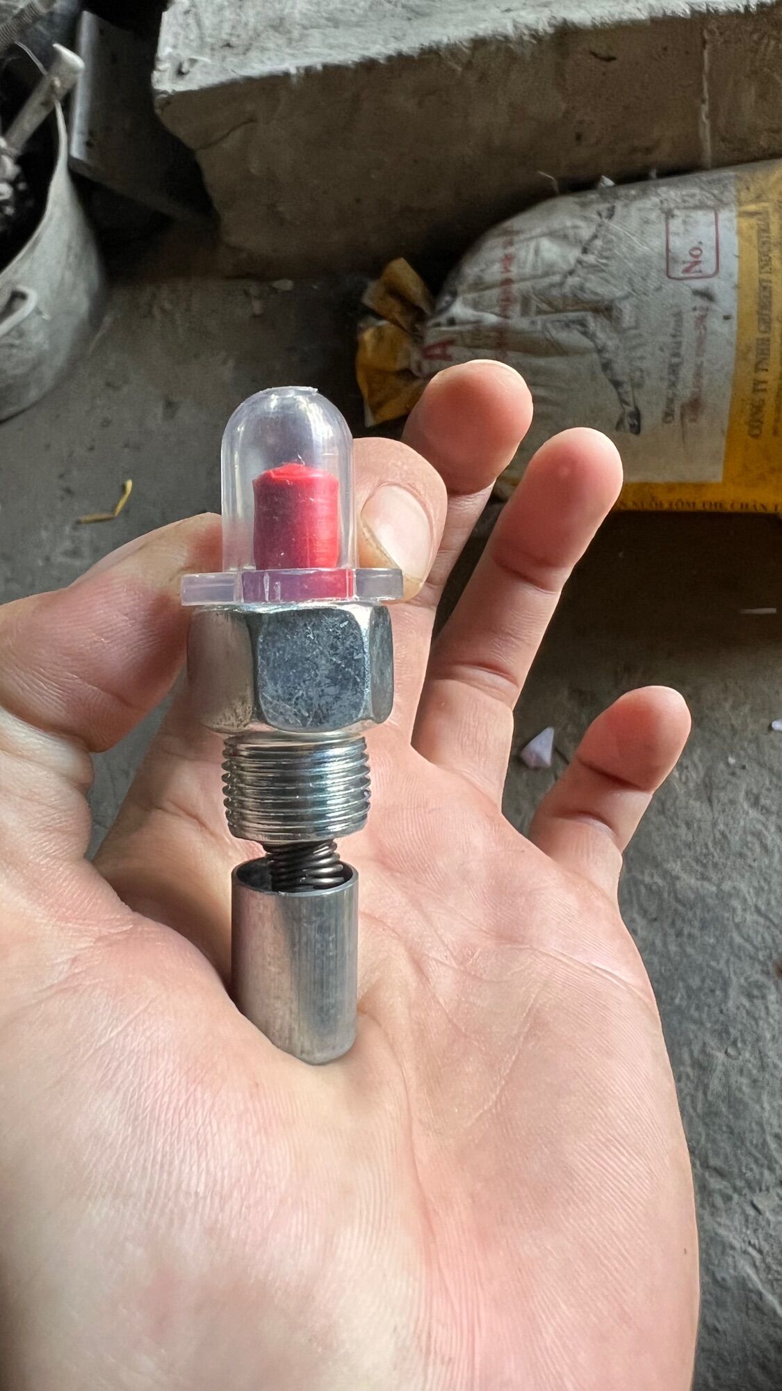 Báo nhớt máy d15,d24