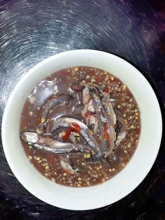 2 Chai Mắm Cái Cá Cơm Nguyên Con Gia Vị Sẵn ( Loại Chai 400gr)