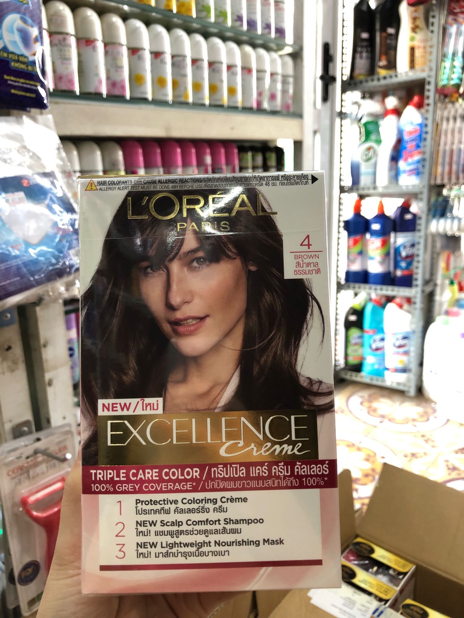 Thuốc nhuộm tóc Loreal, thuốc nhuộm tóc phủ bạc Loreal Excellence Creme số 4- nâu tự nhiên