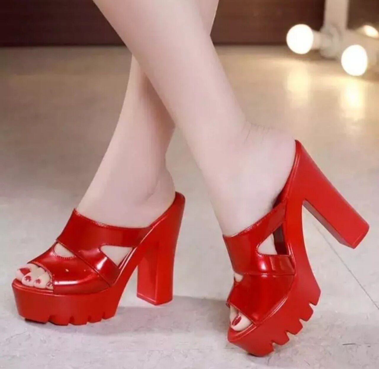 Dép cao gót khuyết eo 9p₫&&&