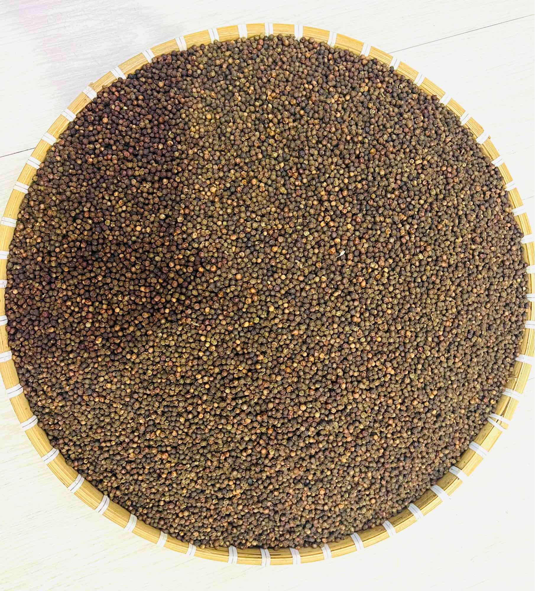 Tiêu đen nhà làm,tiêu sạch 200g, tiêu đak lak.