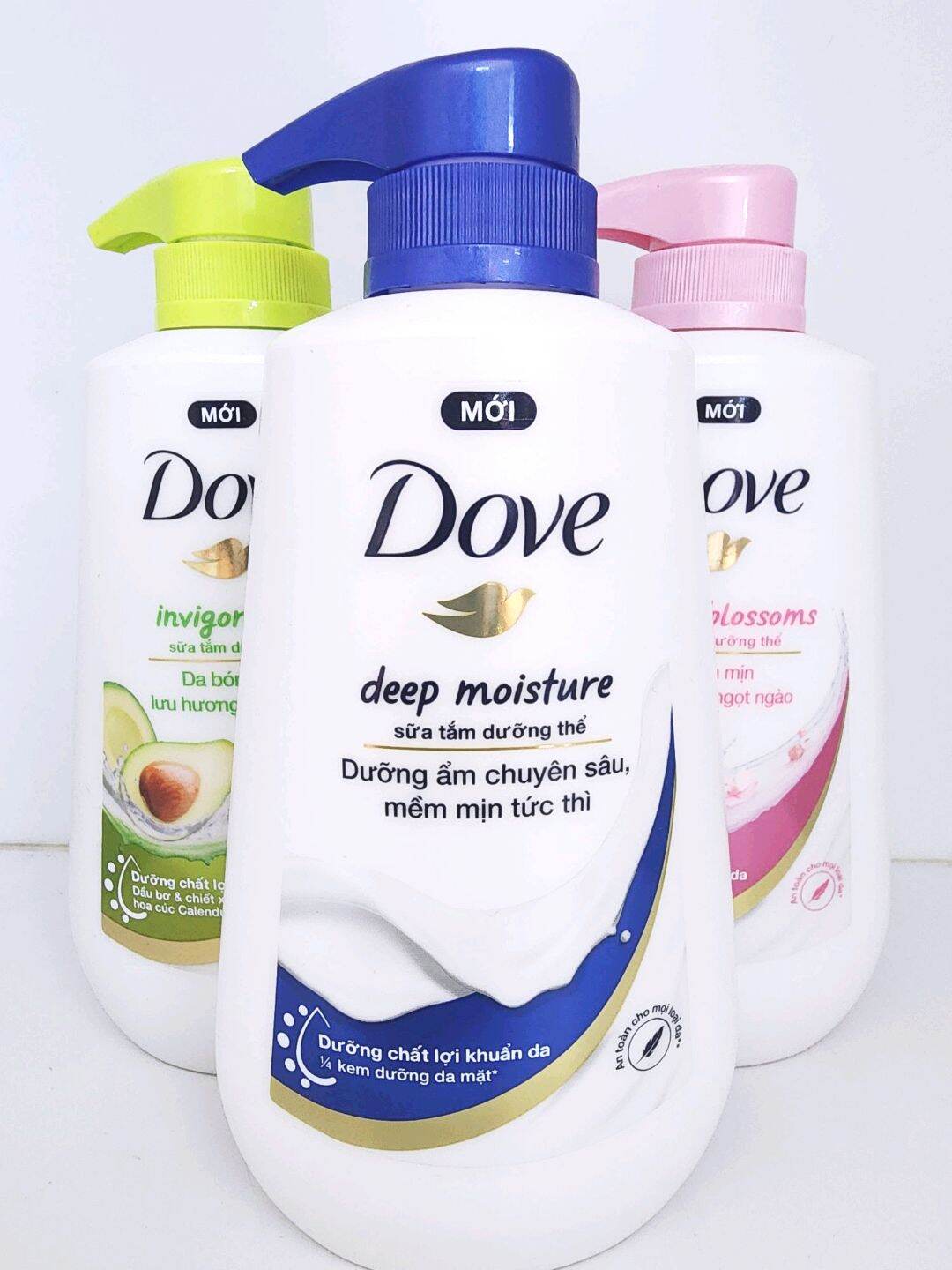 Sữa tắm dưỡng ẩm chuyên sâu Dove chai 500g