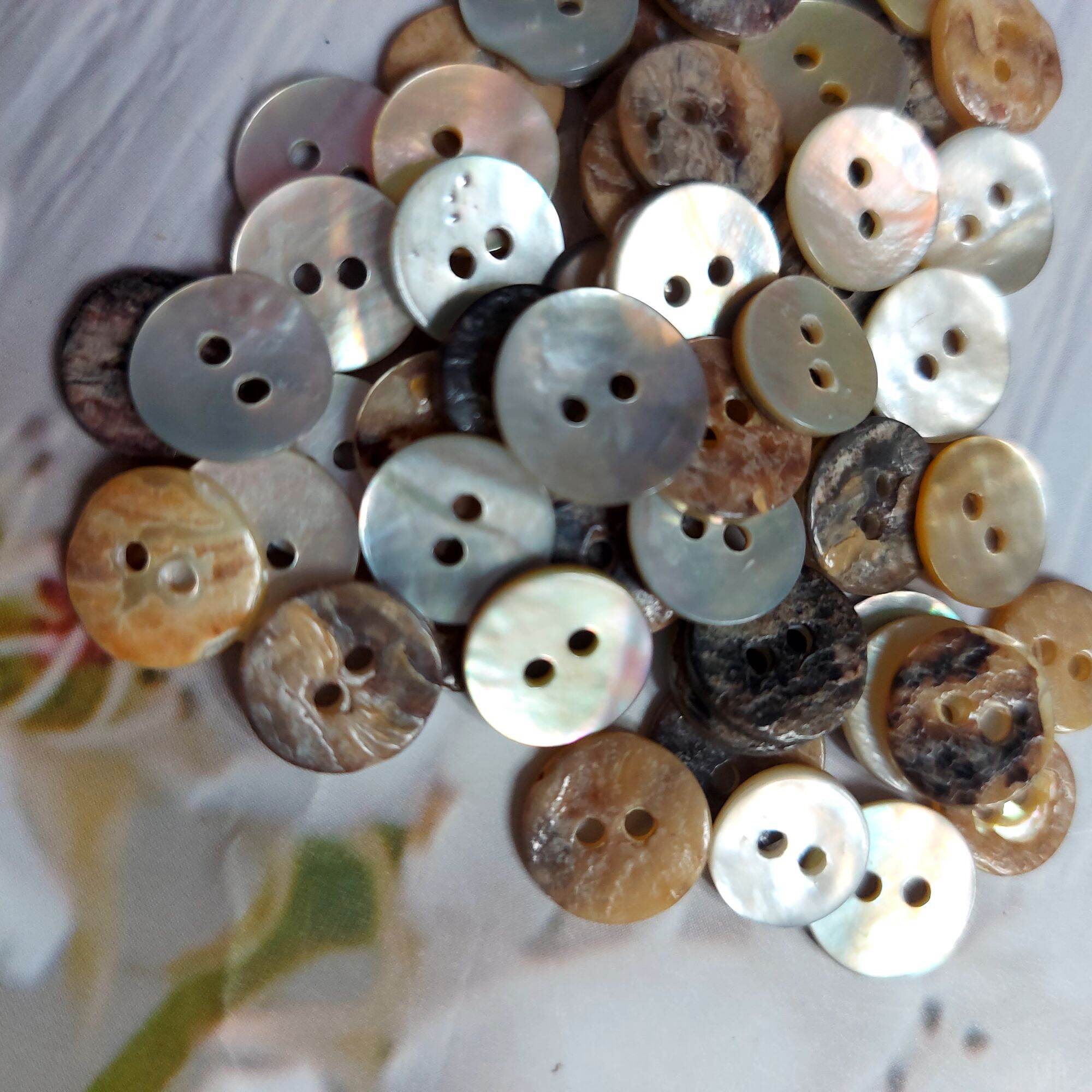 (túi 30 nút) Nút xà cừ  ,phụ liệu cho thủ công may vá, bản  1cm.