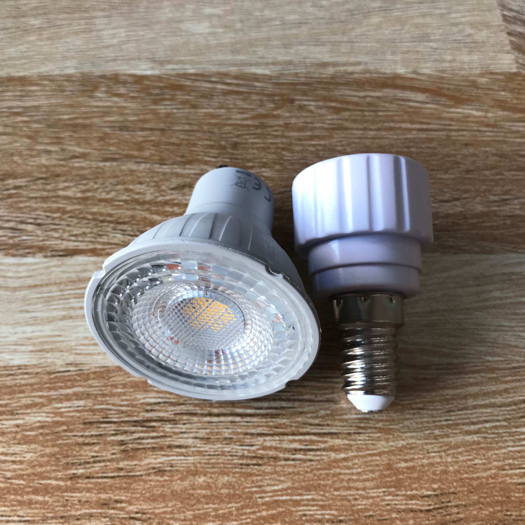 Đui đèn chuyển từ E27, E14 sang GU10
