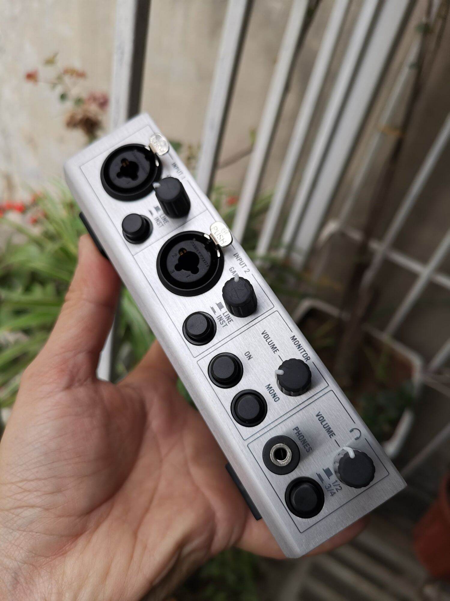 Cardsound thu âm cao cấp KOMPLETE Audio 6 like new