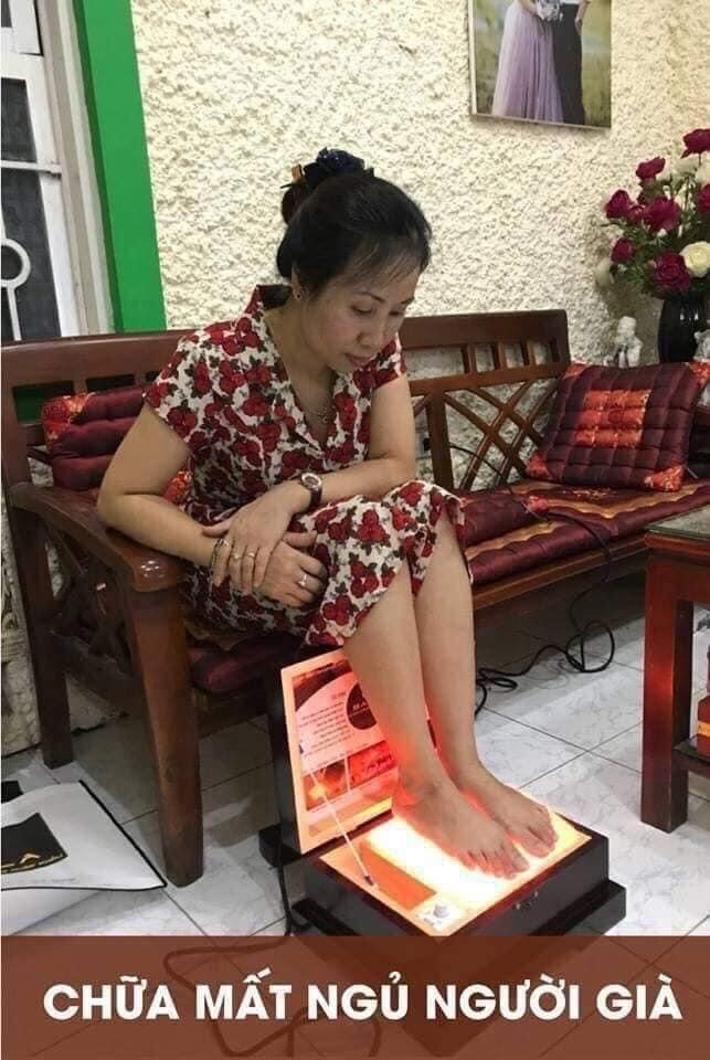 ĐÈN ĐÁ MUỐI HIMALAYA MASSAGE CHÂN
