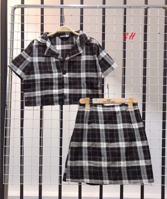 SÉT VÁY KẺ VEC CROPTOP