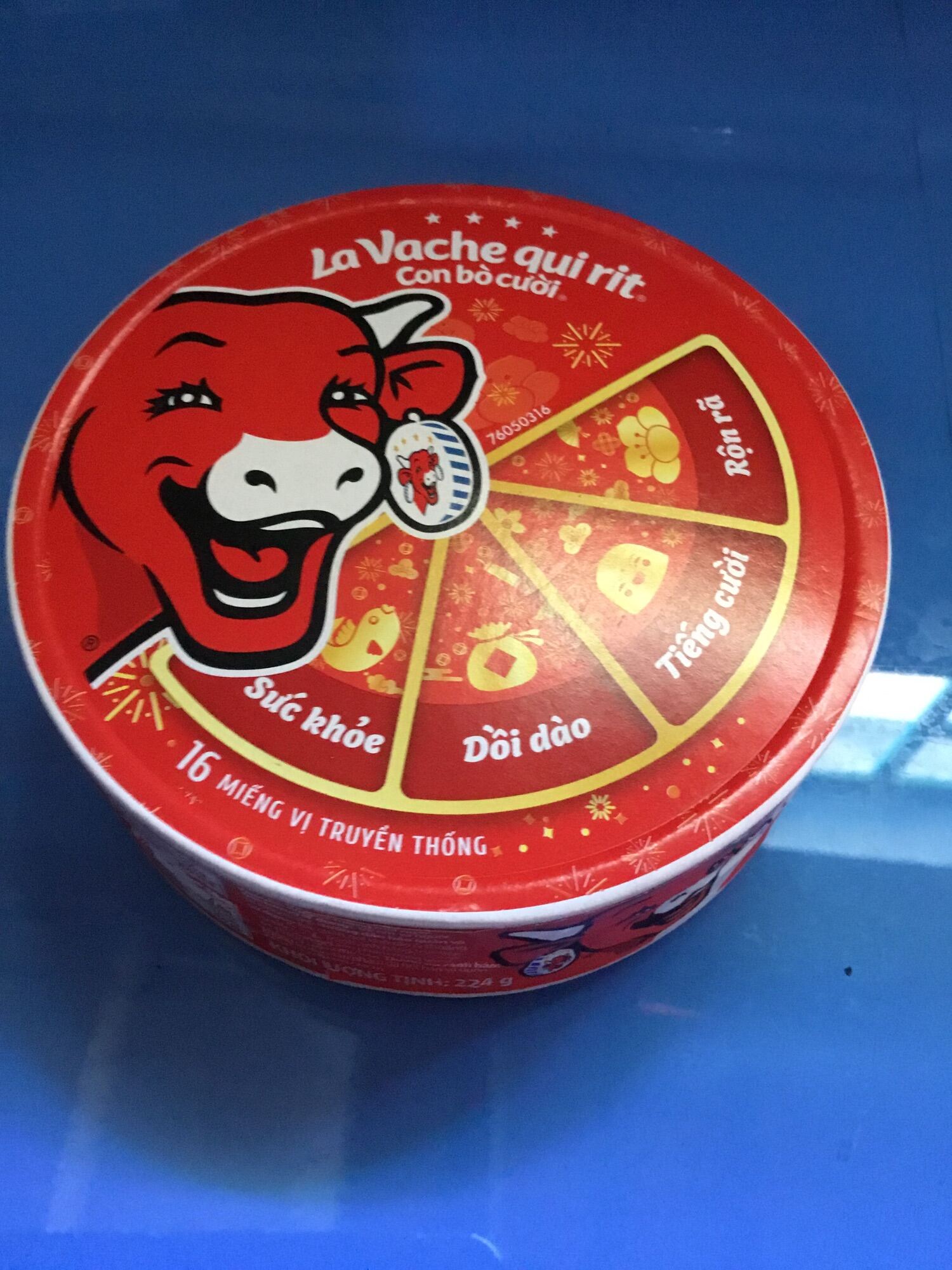 Phô mai con bò cười 16 miếng hộp đôi vị truyền thống - HSD 05 2022