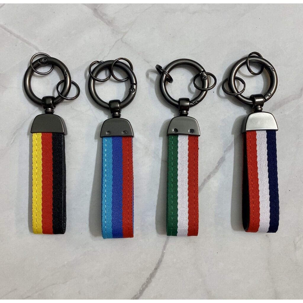 Móc khóa vespa cờ ý, pháp, đức