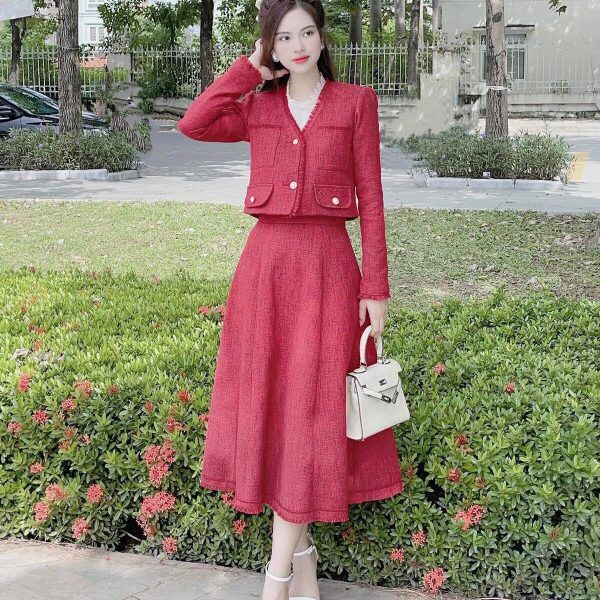 Đầm dạ đỏ