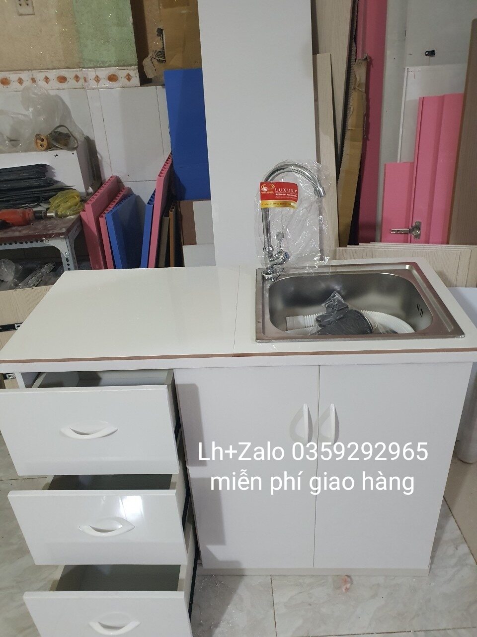 Tủ bếp mini nhựa đài Loan dán mặt gạch có chậu rửa