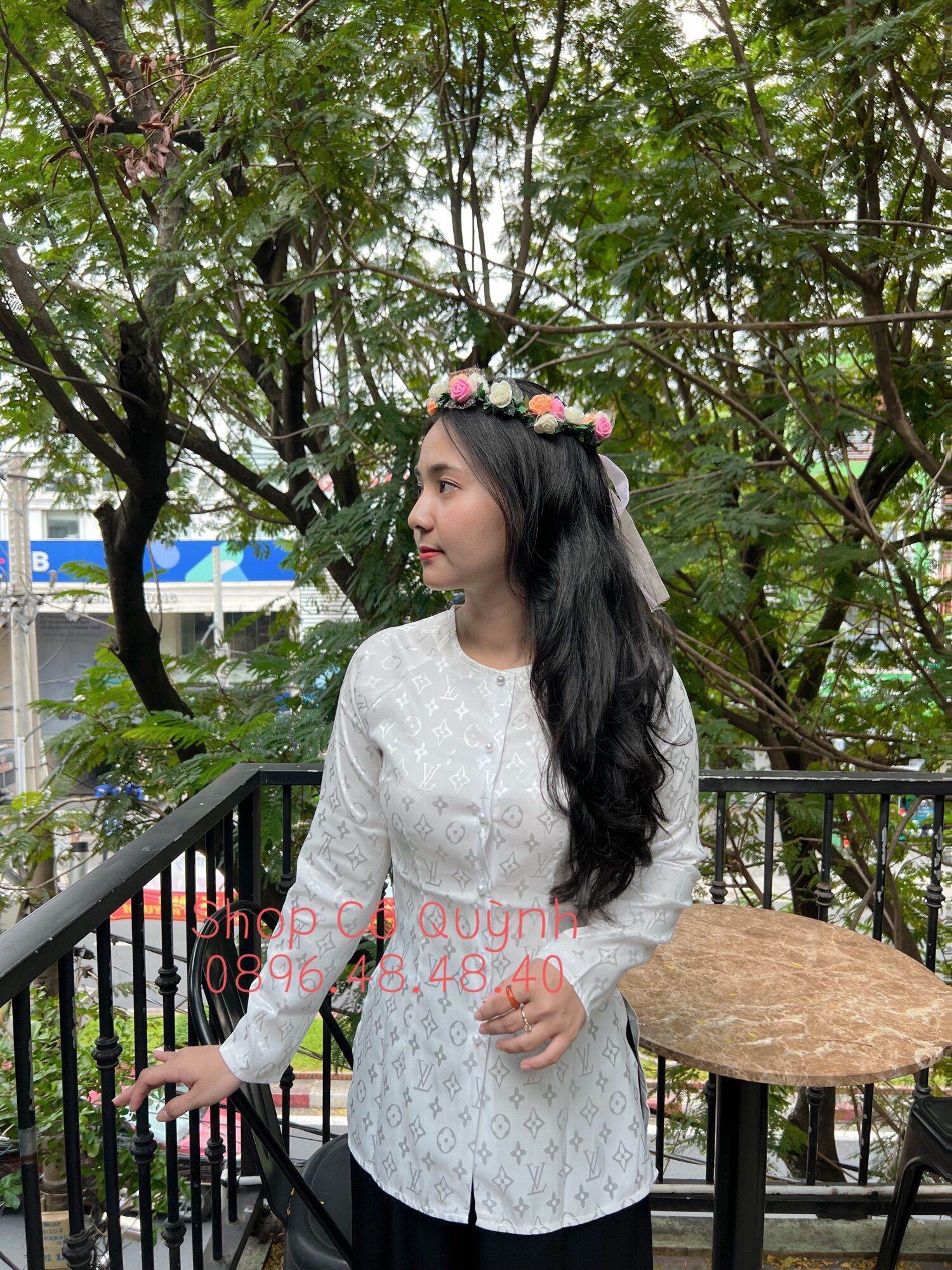 BỘ BÀ BA GẤM CHỮ NỔI L—V