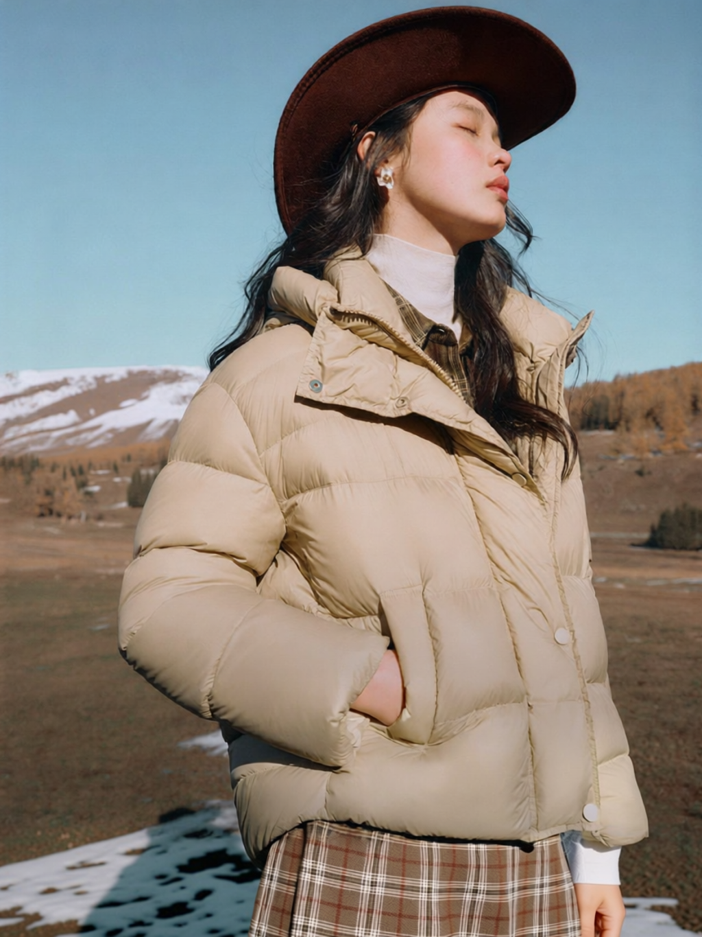 CHIU SHUI | Fashionable Commuting Hooded Down Jacket Short Style - Thương hiệu CHIU SHUI Giá 3,725,000 Đồng*Miễn phí vận chuyển