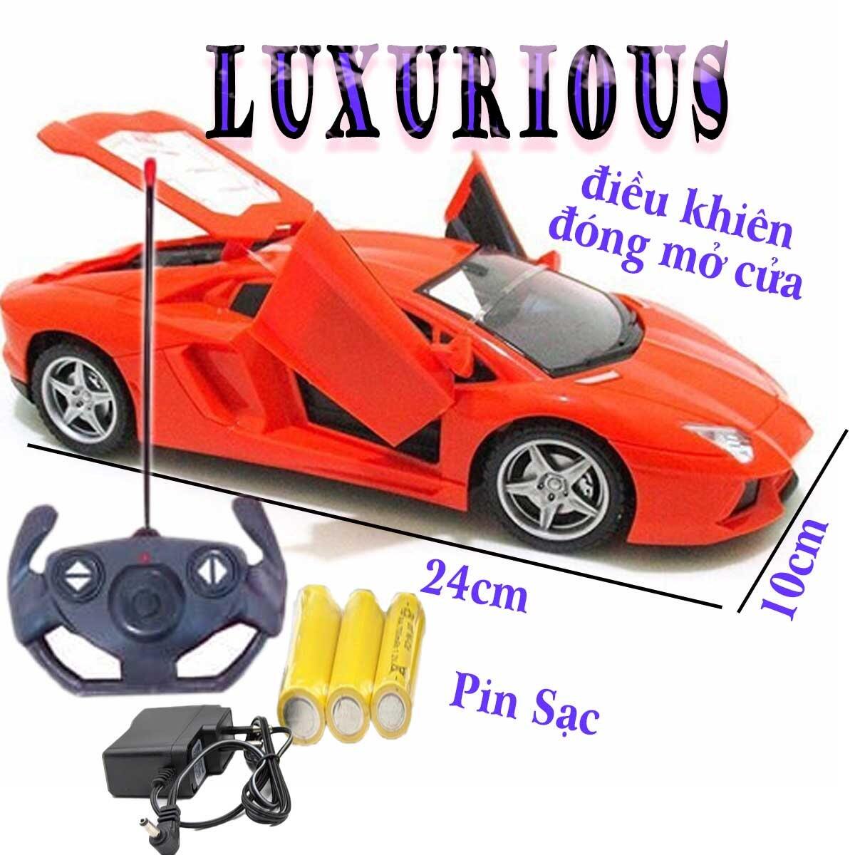 Xe điều khiển từ xa đóng mở cửa, có đèn pha siêu sang