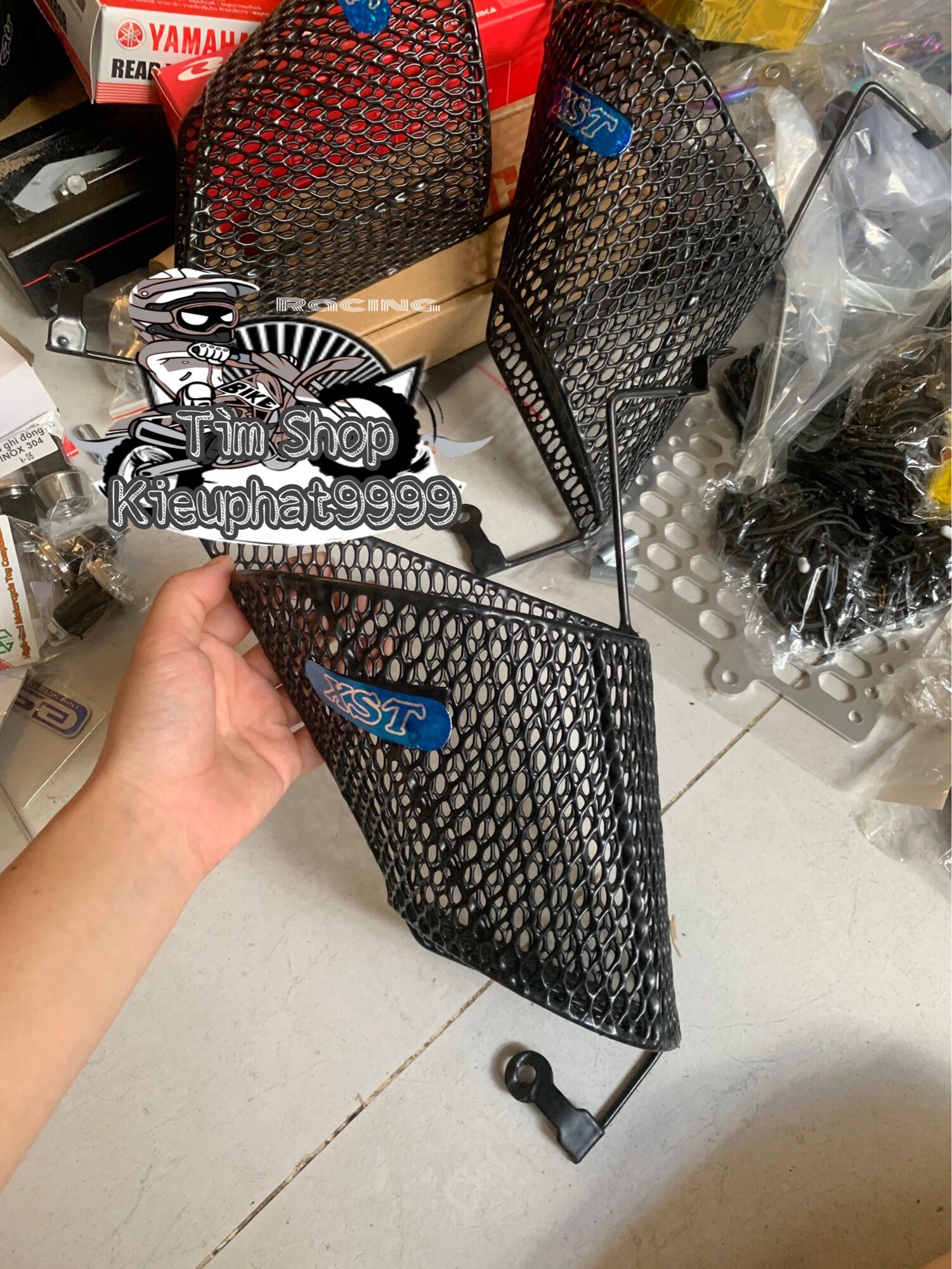 Rổ Hông Exciter 135 2011 2014 bên trái kiểu Ly