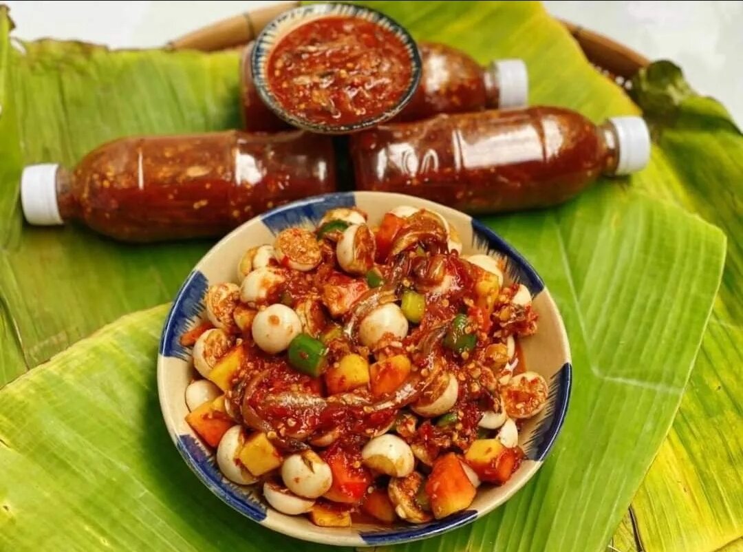 Combo 5 chai mắm cá cơm nguyên con đặc sản nha trang