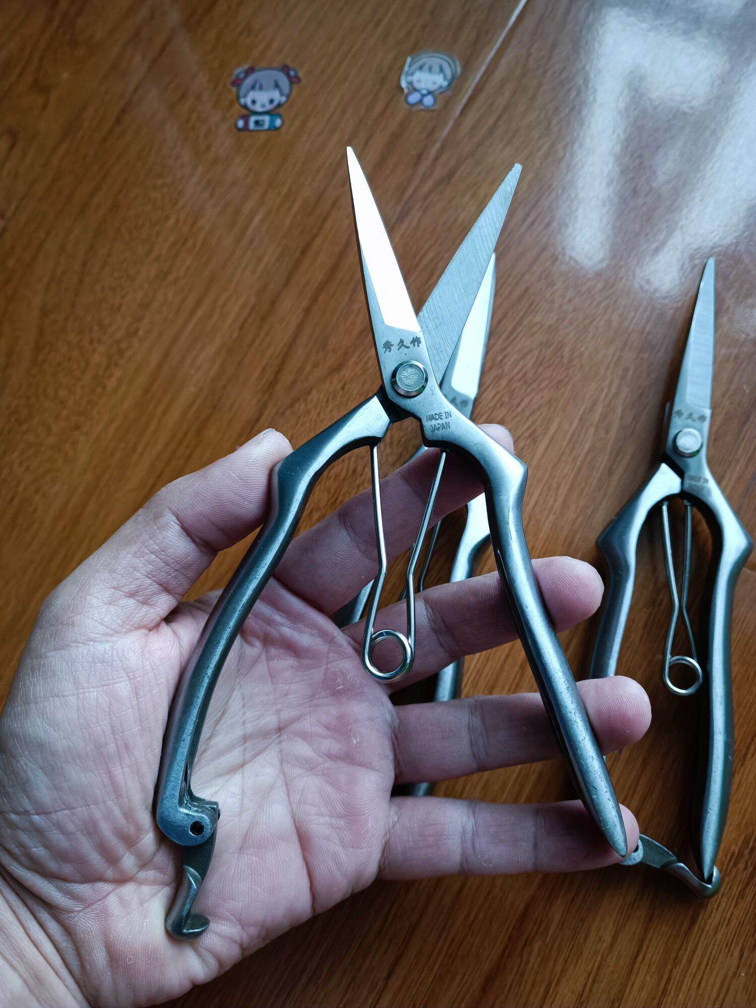 Cặp 2 kéo cắt tỉa cành (kéo cắt cành thép đen và kéo tỉa thép trắng) Nhật bãi