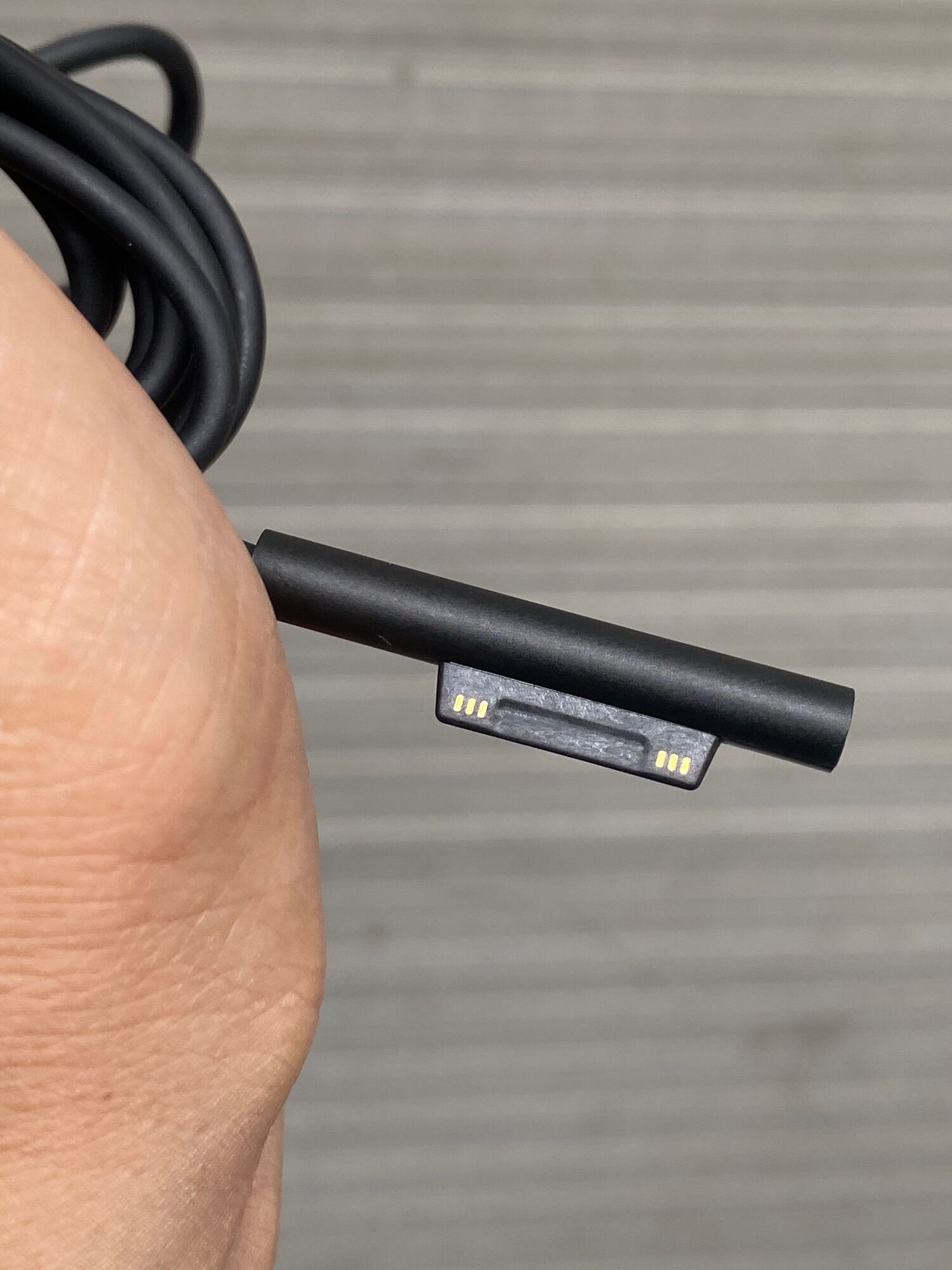 Sạc Surface Pro 5 zin bóc máy