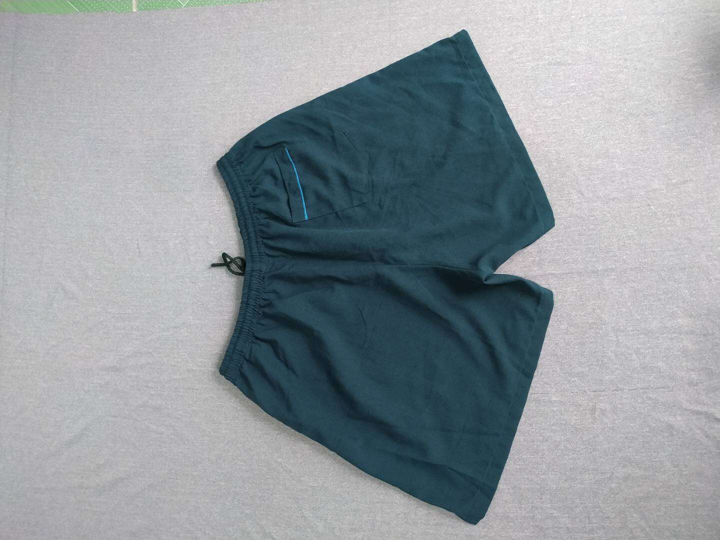 Quần đùi nam màu xanh đậm