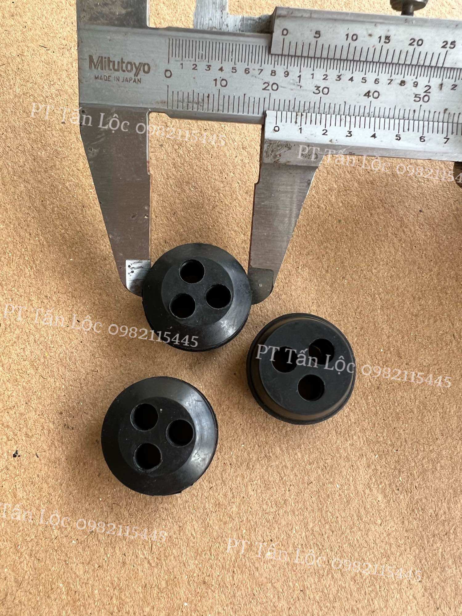 Cao su 2 lỗ - 3 lỗ nắp dây xăng máy cắt cỏ